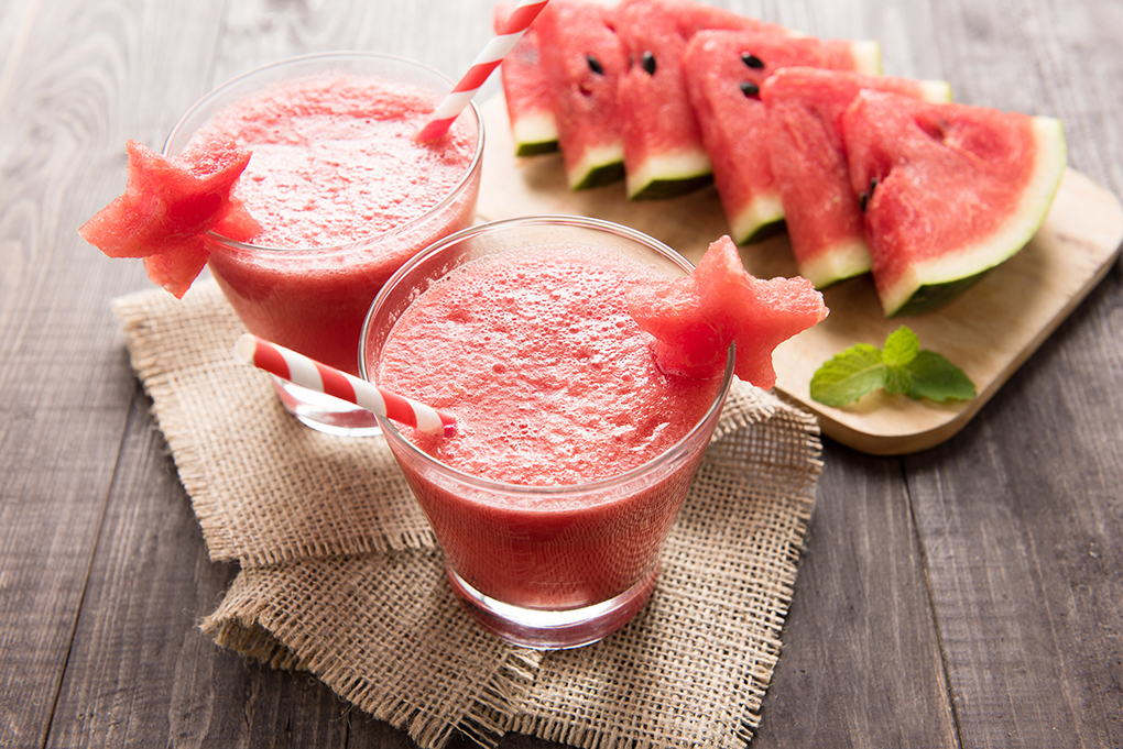 طرز تهیهی 3 نوشیدنی خنک تابستانی، طرز تهیهی لیموناد هندوانه